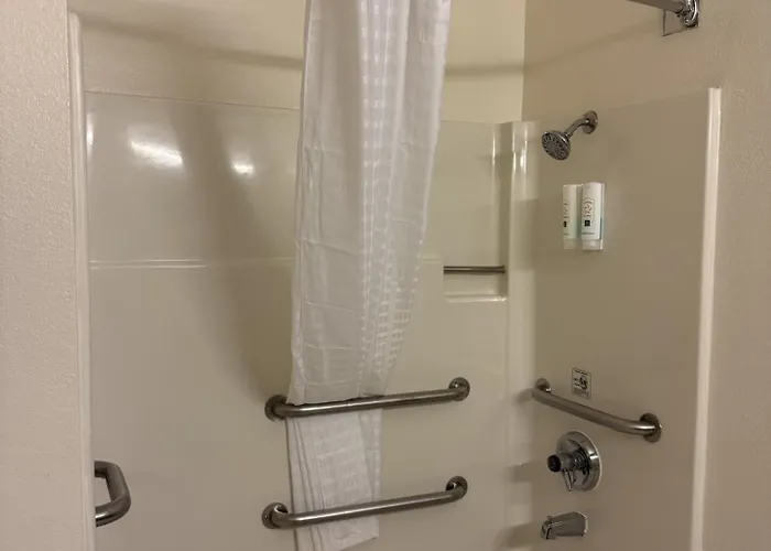 Edn Hotel 3*