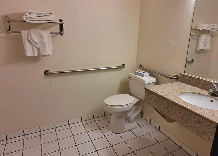 Edn Hotel 3*
